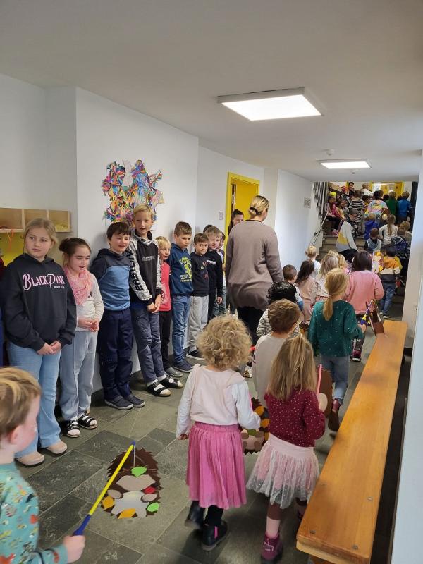 Besuch des Kindergartens anlässlich Sankt Martin Bild 2